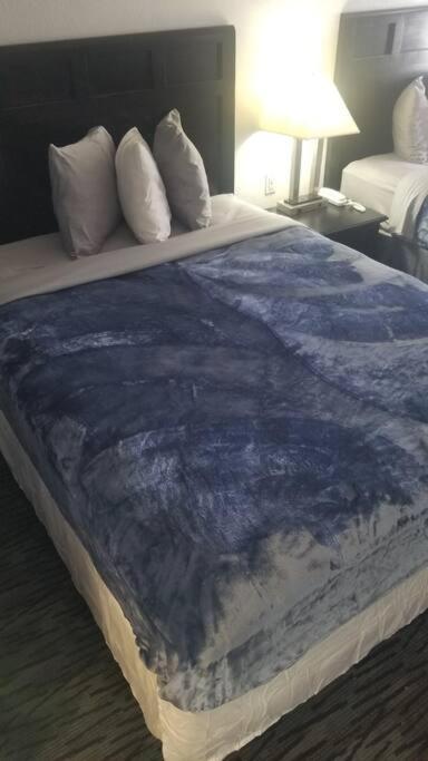 Osu Hotel 2 Queen Beds Hotel Room 132 スティルウォーター エクステリア 写真