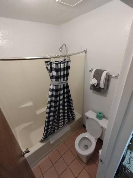 Osu Hotel 2 Queen Beds Hotel Room 132 スティルウォーター エクステリア 写真